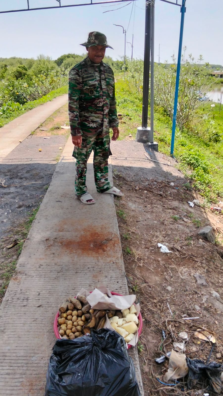 Bantuan Logistik